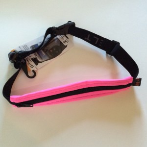 Note the adjustable strap & single clip closure-- all making for ease & comfort with the SPIbelt
